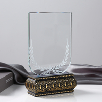 Trophée en verre personnalisé K9 Prix en cristal blanc bon marché Souvenir gravé à base noire utilisé