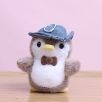Porte-clés pingouin mignon en peluche 11 cm, breloque de sac en peluche douce pour machine à griffes, cadeau