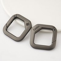 Mosquetón Cuadrado de Aleación de Zinc Color Gunmetal con Anillo de Resorte y Hebilla Personalizable para Bolsos, Carteras y Accesorios DIY