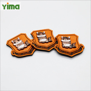 Etichetta in Pelle Rotonda con Lettere Metalliche LOGO <span class=keywords><strong>per</strong></span> <span class=keywords><strong>Abbigliamento</strong></span> di Cani e Animali Domestici, Colori Bianco, Nero e Marrone - Product Image 3