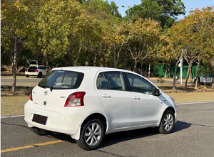 Toyota Yaris 1.6E 2011 Usado, Económico y Popular, Versión Auto Charm, Hatchback Compacto, Bajo Costo de Mantenimiento, Ideal para Viajes Diarios - Product Image 3