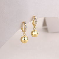 Boucles d'oreilles clous en argent sterling 925 plaqué or 18 carats avec moissanite cœur pavée couleur D VVS1 pour femme