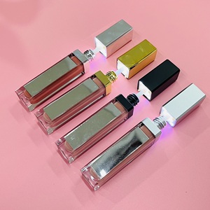 Tubes de <span class=keywords><strong>gloss</strong></span> à lèvres sans logo avec lumière LED et miroir, <span class=keywords><strong>gloss</strong></span> à lèvres lumineux, marque privée - Product Image 5