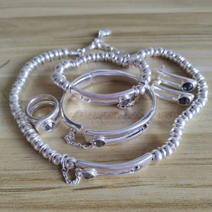 Ensemble <span class=keywords><strong>de</strong></span> bracelet et collier <span class=keywords><strong>de</strong></span> haute qualité <span class=keywords><strong>Uno</strong></span> <span class=keywords><strong>50</strong></span> avec fermoir en cristal, fait main en Espagne, bijoux <span class=keywords><strong>de</strong></span> mode pour femmes - Product Image 2