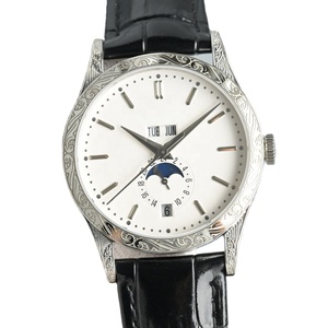 Montre unisexe élégante et luxueuse 2026 avec cadran multifonction à motif sculpté, calendrier et index incrustés de diamants - Product Image 1