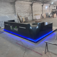 Comptoir en forme de U, réception d'aquarium avec affichage, comptoir de service d'hôtel à lumière LED