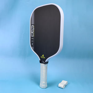 Paleta de Pickleball Spartan Pro 4 IV de Fibra de Carbono con Absorción de Impactos en Forma de Panal, Aprobada por la USAPA, Apta para Principiantes y Profesionales - Product Image 2