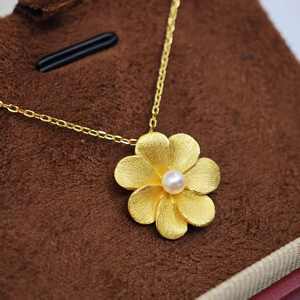 Collier pendentif en argent 925 plaqué or, forme de fleur, minimaliste, pour fiançailles et mariage, vente en gros, perle d'eau douce, par UM Jewelry - Product Image 4