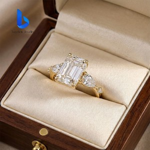 Bague de fiançailles personnalisée en or massif 14K 18K avec émeraude de laboratoire certifiée IGI VVS taille poire et diamant, bijoux de luxe - Product Image 5