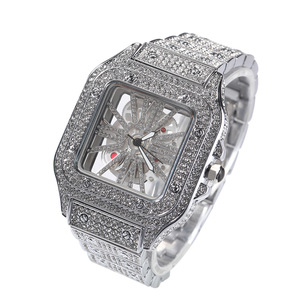 Orologio da Uomo di Lusso Personalizzato con Logo, Quadrante Quadrato 44mm in Lega e Vetro, Impermeabile, Movimento al Quarzo, Completamente Tempestato di Diamanti, Lancette Lucide 10mm - Product Image 2