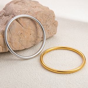 Brazalete Retro de Alta Gama Chapado en Oro de 18K para Mujer, Brazalete de Acero Inoxidable que No se Desvanece, para el Verano - Product Image 2