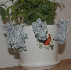 Decoración creativa de arte para el hogar, maceta de jardín, decoración de resina de animales, colgante de copa colgante de dragón pequeño - Product Image 1