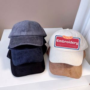Casquette en velours côtelé personnalisable avec logo brodé, unisexe, beige, pour sports d'hiver, non structurée, style snapback - Product Image 1