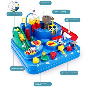 Cadeau de nouvel an jouets de fente de chemin de fer pour enfants voiture et camion traversant l'aventure dans le parking de petit train - Product Image 3