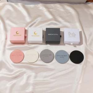 Jewelry Pouch Bag with Custom Logo for Earrings Wholesale Microfiber Velvet Suede Gift Bag Envelope Flap Round Packaging Pouch - Product Image 6