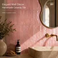 Carrelage mural artisanal en céramique rose nacré de luxe, surface ondulée irrégulière, 65x200mm, pour mur d'accentuation de hall d'hôtel