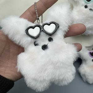 Pendentif en peluche chiot blanc volant avec lunettes cœur de pêche, vente en gros, best-seller, pour sac à clés - Product Image 1