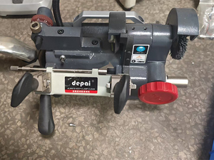 Herramientas de Cerrajería de Fábrica, Máquina de Corte de Llaves Original <span class=keywords><strong>DEPAI</strong></span> Modelo D28C, Nueva Máquina Duplicadora de Llaves - Product Image 2