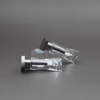 Vente en gros de tubes de brillant à lèvres vides clairs uniques mignons avec logo personnalisé de 5ml avec capuchon carré noir