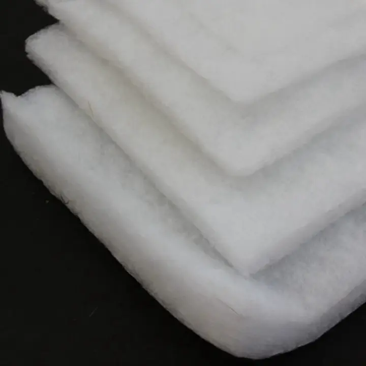 Échantillon gratuit Spray Bonded Cotton spray collé ouate de rembourrage en polyester non tissé utilisé pour les couettes et les oreillers fabriqués en Chine