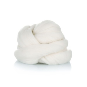 En stock 100% <span class=keywords><strong>Laine</strong></span> peignée 25-26 Mic Roving 70-80mm pour fil <span class=keywords><strong>Laine</strong></span> <span class=keywords><strong>de</strong></span> haute <span class=keywords><strong>qualité</strong></span> Tops <span class=keywords><strong>de</strong></span> <span class=keywords><strong>laine</strong></span> - Product Image 1