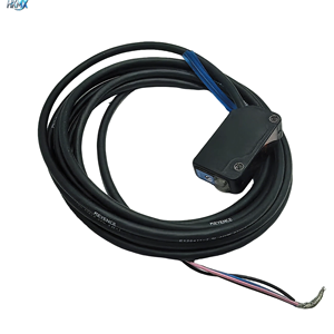 Sensor Fotoeléctrico Autónomo Tipo Retroreflectivo, Carcasa Cuadrada, Salida NPN, PZ-M11, Detección de Presencia de Objetos - Product Image 1