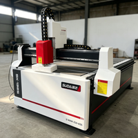 Machine de découpe et de gravure CNC 1300*2500 avec routeur pour bois MDF et broche à refroidissement par eau