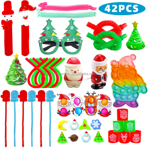 Assortiment de cadeaux de fête de noël jouets remplisseurs de <span class=keywords><strong>pinata</strong></span> goodie sacs remplisseurs bas jouets assortis <span class=keywords><strong>pour</strong></span> enfants en vrac - Product Image 4