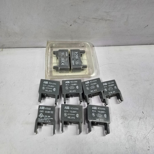 Nouveau et original RC5-2/250 Suppresseur de surtension 110-250V Stock en entrepôt Contrôleur de programmation PLC - Product Image 1