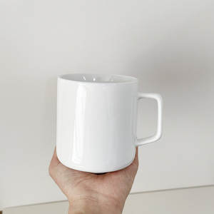 Tazza in Ceramica Colorata Personalizzabile con Logo Aziendale o Scolastico Inciso - Product Image 1