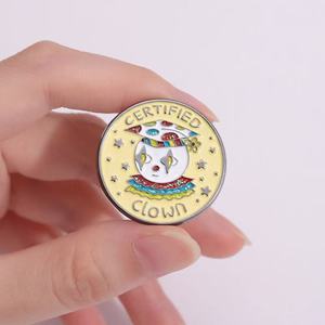 Broche redondo <span class=keywords><strong>de</strong></span> Metal a <span class=keywords><strong>la</strong></span> moda, accesorios <span class=keywords><strong>de</strong></span> ropa, alfileres esmaltados, certificado personalizado, alfiler esmaltado suave duro <span class=keywords><strong>de</strong></span> payaso para bolsos, venta al por mayor - Product Image 4