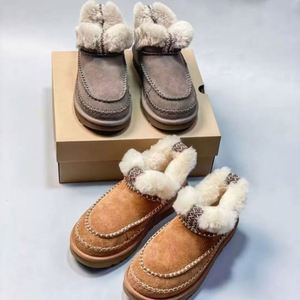 Bottes d'hiver en peau de mouton de luxe de haute qualité pour femmes, bottes courtes à semelle épaisse, style marche, bottes d'hiver en coton - Product Image 1