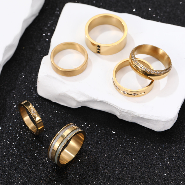 2024 New Trendy Gold Plated Titanium Jewelry CZ Stones Setting 8mm Wide Rings Wholesale Unisex