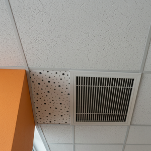 Panel Acústico de Placa de Yeso Perforada con Superficie de Papel, Loseta de Techo Absorbente de Sonido para Oficina y Hotel - Product Image 6
