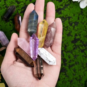 Venta al por mayor de torres de cristal natural, mezcla de piedras, cristales de doble punta, obeliscos, cuarzo, gemas sueltas para manualidades y decoración del hogar - Product Image 2