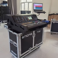 Console de mixage numérique MIDAS M32Live 32 canaux personnalisée dans un coffret de transport ouvert, prise en charge OEM et ODM