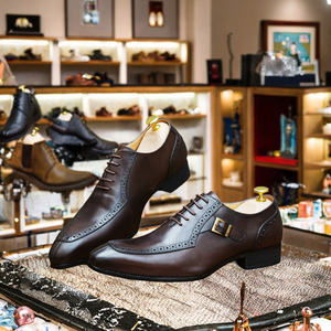 รองเท้าหนังแท้คุณภาพสูงสำหรับผู้ชาย หัวแหลม สไตล์ลำลอง เหมาะสำหรับธุรกิจ ออฟฟิศ งานแต่งงาน พื้นรองเท้าด้านในยาง สำหรับฤดูหนาว ขายส่ง - Product Image 3