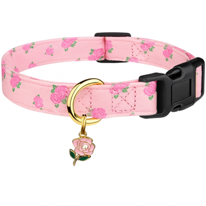 Fabriek Groothandel Reflecterende Zachte Polyester & Katoenen Gesp Hond & Kat Kraag Met Snelle Release Anti-Verloren Roze Bloemen Print - Product Image 1