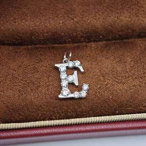 Collar con colgante de letra en plata 925 de UM Jewelry Classic para mujeres, niños, aniversarios, regalos de boda y ocasiones festivas. - Product Image 6