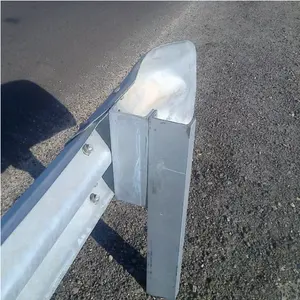 Segurança Rodoviária Aço Guardrail Cerca Barreira Tráfego Barreira Metal Esgrima U Post