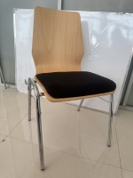 Chaise de conférence en contreplaqué courbé avec structure en acier chromé, chaise de banquet pour formation