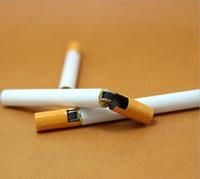 Briquet à gaz promotionnel portable en métal avec meule, design unique en forme de cigarette, personnalisable avec logo