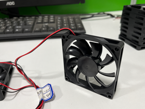 Ventilador JEEK 8015 80x80x15mm 24V DC 0.09A 3600rpm Ultra Delgado, Bajo Consumo y Silencioso para Enfriamiento de Switches de Red y Dispositivos Electrónicos Delgados - Product Image 5