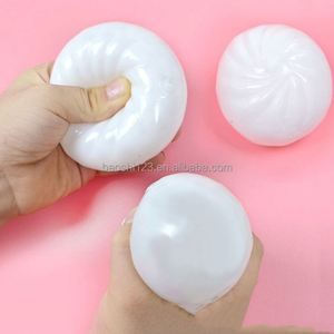 Juguete Blandito de Pelota de Agua con Forma de Bollo al Vapor Mini de 5.5*4.5cm, Irrompible, de Goma TPR Suave, para Aliviar el Estrés, Juguete Antiestrés para Apretar y Bromas - Product Image 1