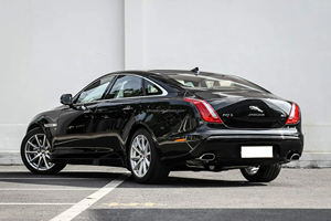 2014 <span class=keywords><strong>Jaguar</strong></span> Xjl Sedan Luz Interior Asientos de cuero R18 Neumáticos Turbo Motor Panorámico Buen estado Gasolina Izquierda Rwd - Product Image 3