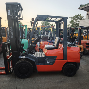 For <b>Used</b> 3 Ton FD30 Diesel Counterbalance Forklift Rough Terrain Japanese Engine 1 Year Warranty - Product Image 2
