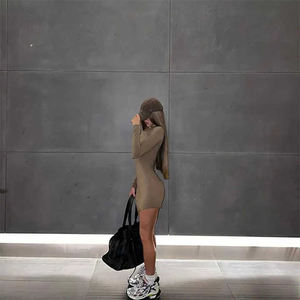 فستان قصير بأكمام طويلة مخصص لعام 2024 بدون سراويل داخلية للنساء فساتين ضيقة للنوادي - Product Image 4