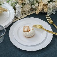 Assiettes en plastique jetables de style européen avec bordure en dentelle gaufrée, en plusieurs tailles et couleurs assorties, pour mariage, fête ou événement