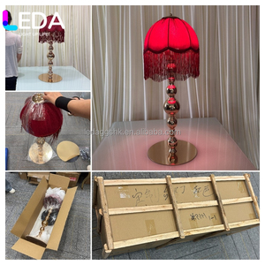 Lampe de table LEDA rétro européenne à franges victoriennes bordeaux, abat-jour en tissu à franges, support en métal doré, pièce maîtresse lumineuse pour les fêtes - Product Image 2