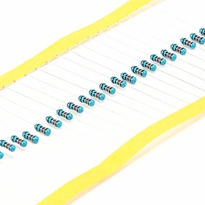 Résistance à film métallique 1/4W, précision 1%, cinq anneaux de <span class=keywords><strong>couleur</strong></span>, 620K 680K 750K 820K 910K 1M mégohms - Product Image 1